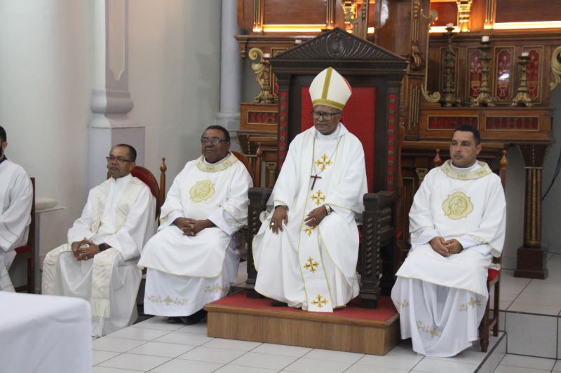 Dom Limacêdo preside missa em ação de graças pelos 23 anos da Dedicação da Catedral